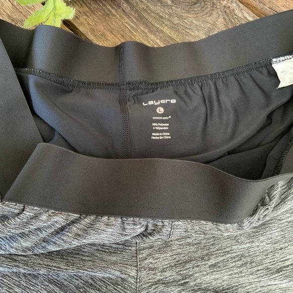 Layer8 Circuit Shorts Size L in Grey/Black - Picture 2 of 5